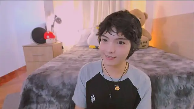 AllanYong18 online show from 03/15/26, 08:04