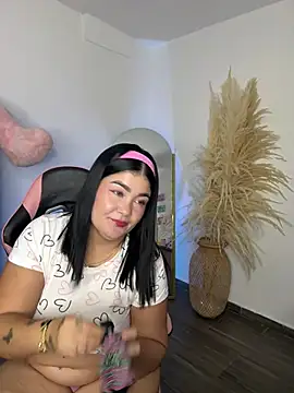 Snapshot of karla_hotgirl chatting on 07/22/26, 01:08 karla hotgirl online show from 07/22/26, 01:08