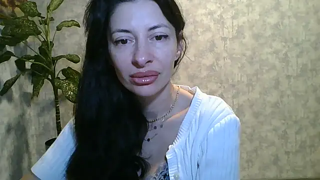 Snapshot of LissaBlossom chatting on 06/04/26, 02:39 LissaBlossom online show from 06/04/26, 02:39