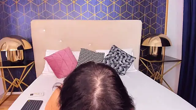 SarahGrays online show from 01/26/25, 01:52