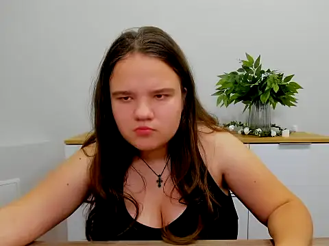 AdeleCruz online show from 02/04/25, 11:27