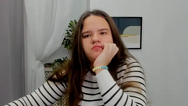 AdeleCruz online show from 02/07/25, 08:11