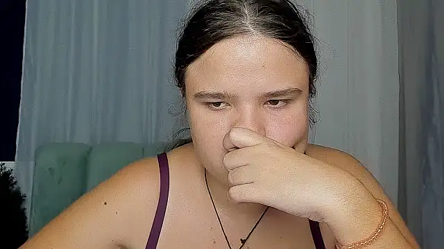 AdeleCruz online show from 09/22/25, 12:07