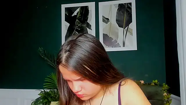 Snapshot of AdeleCruz chatting on 05/03/26, 12:11 AdeleCruz online show from 05/03/26, 12:11