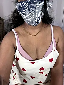 Snapshot of ArathyNambyarMallu chatting on 09/18/25, 09:00 ArathyNambyarMallu online show from 09/18/25, 09:00