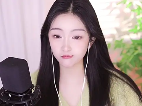 Snapshot of Muzi-sing chatting on 01/11/25, 12:50 Muzi-sing online show from 01/11/25, 12:50