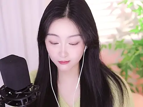 Snapshot of Muzi-sing chatting on 01/11/25, 03:52 Muzi-sing online show from 01/11/25, 03:52