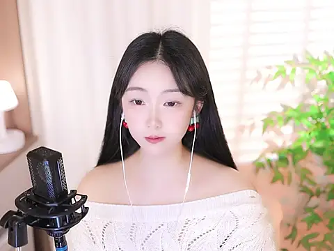 Snapshot of Muzi-sing chatting on 03/02/25, 07:43 Muzi-sing online show from 03/02/25, 07:43