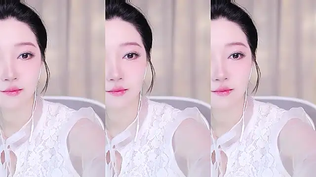 Snapshot of Zoe-99 chatting on 01/10/26, 12:18 Zoe-99 online show from 01/10/26, 12:18