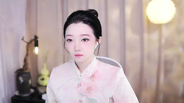 Snapshot of Zoe-99 chatting on 01/12/26, 12:10 Zoe-99 online show from 01/12/26, 12:10