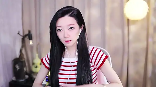 Snapshot of Zoe-99 chatting on 01/19/26, 01:15 Zoe-99 online show from 01/19/26, 01:15