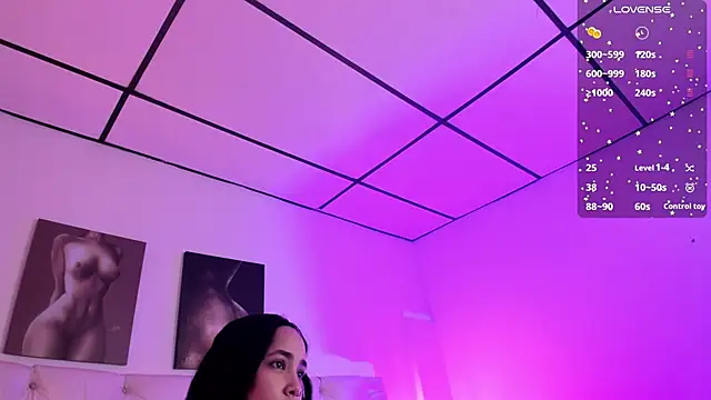 Snapshot of kathy_bakerr chatting on 10/23/25, 01:32 kathy bakerr online show from 10/23/25, 01:32