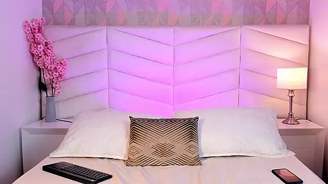 chelsea bolton  online show from 01/21/25, 01:43