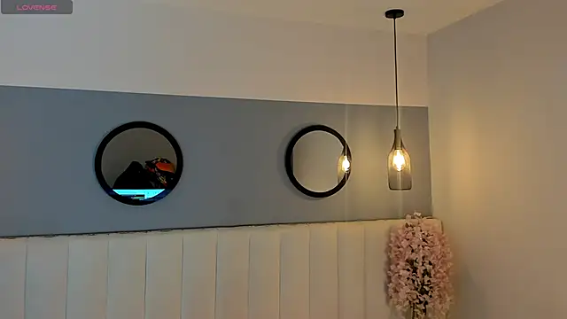 chelsea bolton  online show from 04/11/26, 12:20