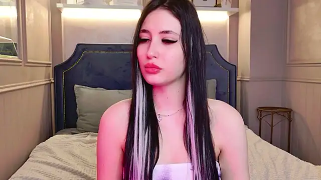 EmmaLawrens online show from 03/25/26, 10:43