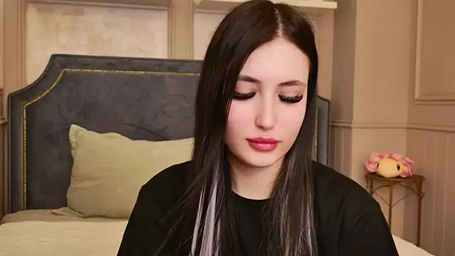 EmmaLawrens online show from 04/02/26, 10:46