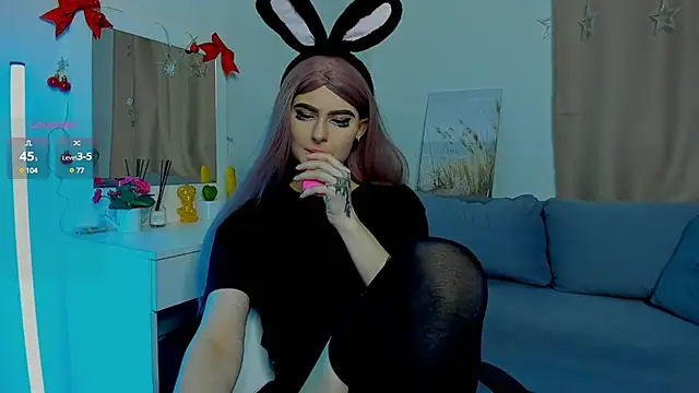 Snapshot of Emily__Mooree chatting on 01/09/25, 04:19 Emily  Mooree online show from 01/09/25, 04:19