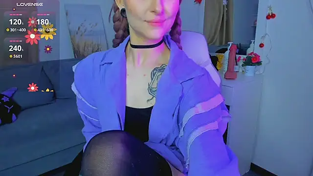 Snapshot of Emily__Mooree chatting on 01/16/25, 07:17 Emily  Mooree online show from 01/16/25, 07:17