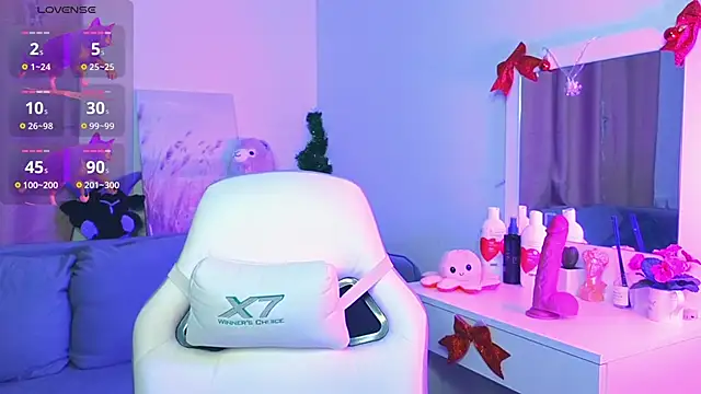 Snapshot of Emily__Mooree chatting on 01/30/25, 04:16 Emily  Mooree online show from 01/30/25, 04:16