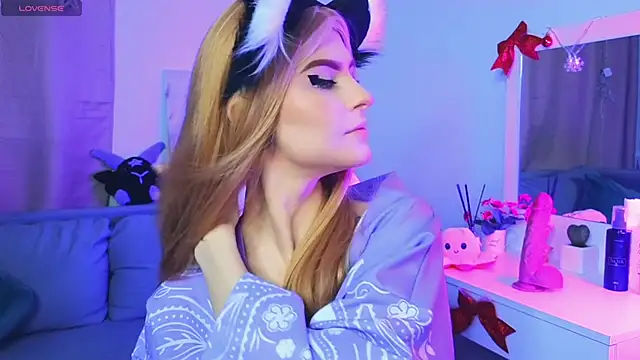 Snapshot of Emily__Mooree chatting on 02/01/25, 04:14 Emily  Mooree online show from 02/01/25, 04:14