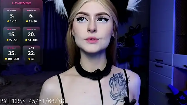 Snapshot of Emily__Mooree chatting on 03/16/25, 05:36 Emily  Mooree online show from 03/16/25, 05:36