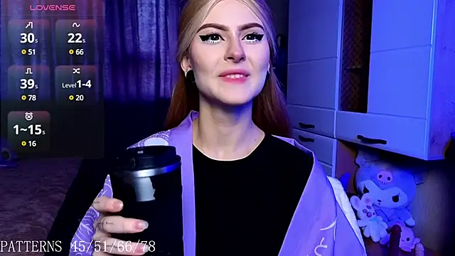 Snapshot of Emily__Mooree chatting on 03/22/25, 05:28 Emily  Mooree online show from 03/22/25, 05:28