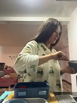 Snapshot of Aleska_Miami chatting on 04/06/26, 01:12 Aleska Miami online show from 04/06/26, 01:12