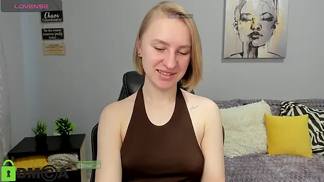 Snapshot of BeautyBlondy chatting on 04/14/26, 11:38 BeautyBlondy online show from 04/14/26, 11:38