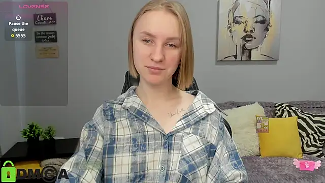 Snapshot of BeautyBlondy chatting on 04/16/26, 11:55 BeautyBlondy online show from 04/16/26, 11:55