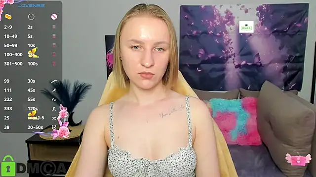 Snapshot of BeautyBlondy chatting on 05/20/26, 12:22 BeautyBlondy online show from 05/20/26, 12:22
