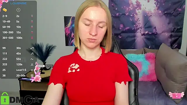 Snapshot of BeautyBlondy chatting on 05/21/26, 12:23 BeautyBlondy online show from 05/21/26, 12:23
