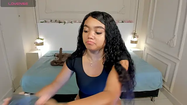 Snapshot of JasmineRose7 chatting on 09/17/25, 01:24 JasmineRose7 online show from 09/17/25, 01:24