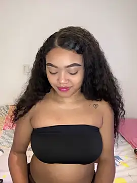 Snapshot of JasmineRose7 chatting on 03/03/26, 12:00 JasmineRose7 online show from 03/03/26, 12:00