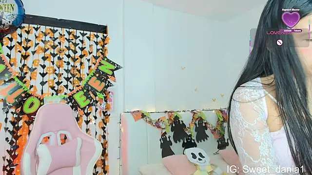 sweet dania  online show from 10/20/25, 06:58