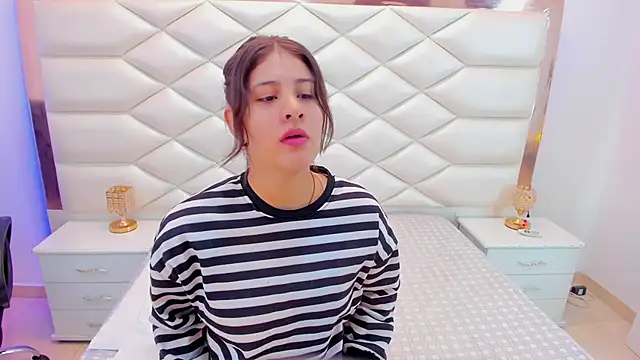 MiaQueen021 online show from 01/24/25, 12:20