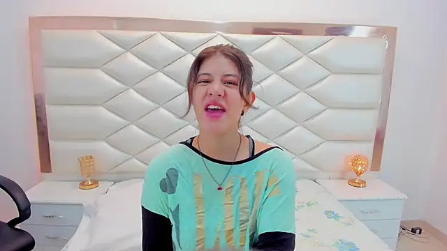 MiaQueen021 online show from 01/27/25, 12:16