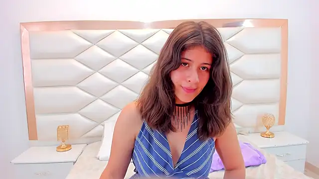 MiaQueen021 online show from 02/11/25, 04:02