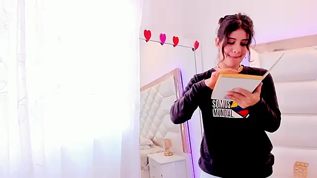 MiaQueen021 online show from 02/19/25, 03:49