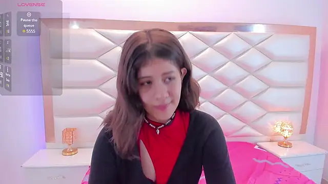 MiaQueen021 online show from 03/01/25, 12:34