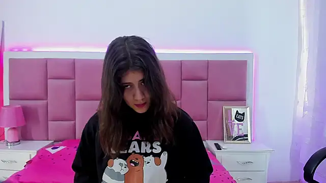 MiaQueen021 online show from 03/17/25, 08:09