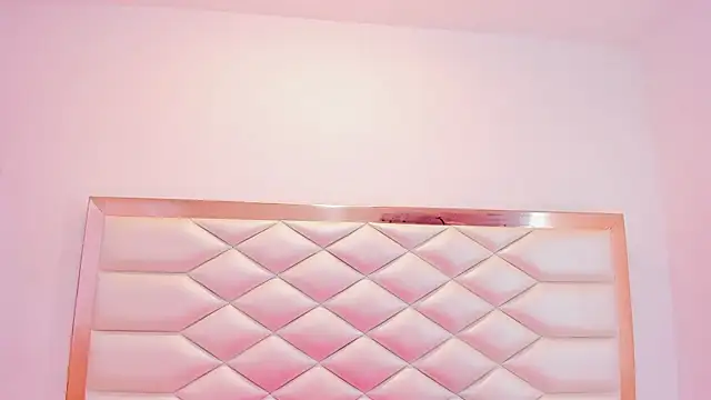 MiaQueen021 online show from 03/19/25, 12:34