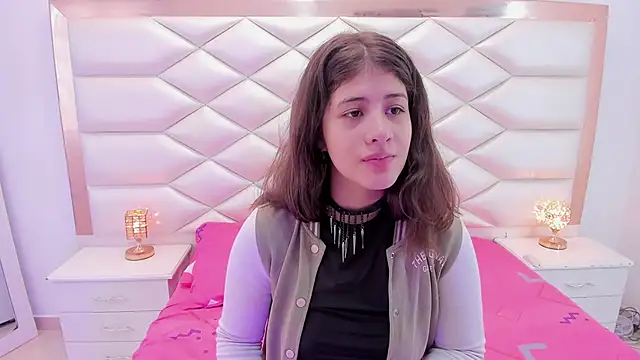 MiaQueen021 online show from 03/20/25, 01:15