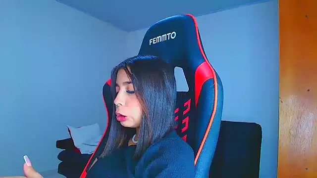 Snapshot of Rousse_violett chatting on 12/01/25, 09:09 Rousse violett online show from 12/01/25, 09:09