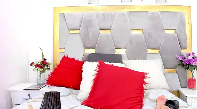 Snapshot of electrastunningx chatting on 02/27/25, 01:49 electrastunningx online show from 02/27/25, 01:49