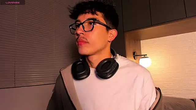 Snapshot of tim__fox chatting on 01/18/26, 11:47 tim fox online show from 01/18/26, 11:47