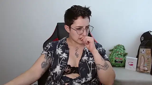 alex parker07 online show from 10/28/25, 08:11