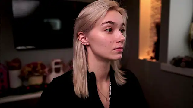 ileanacampbe online show from 01/13/25, 07:00