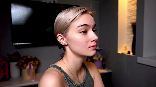 ileanacampbe online show from 01/16/25, 04:28