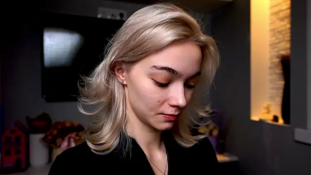 ileanacampbe online show from 01/17/25, 04:39