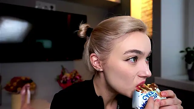 ileanacampbe online show from 01/20/25, 05:48